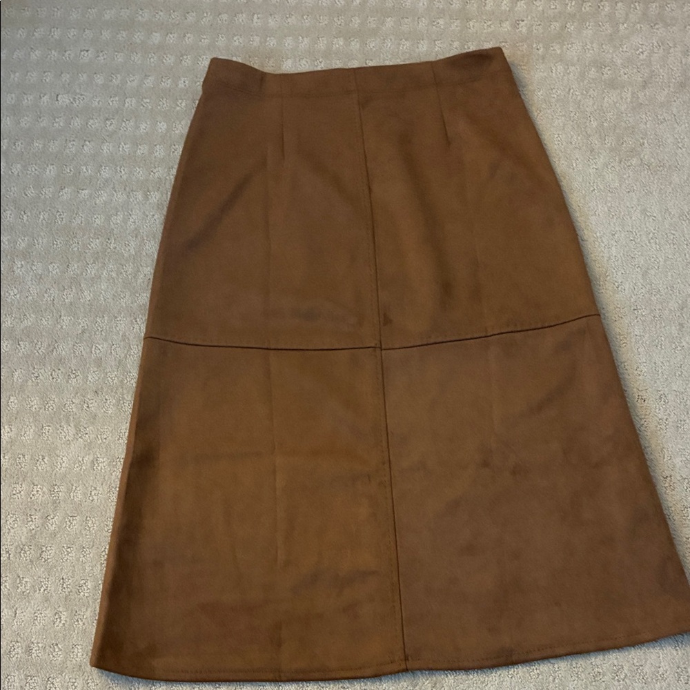 NWOT - Elegant Brown Faux Suede Women's Skirt - Picture 3 of 3